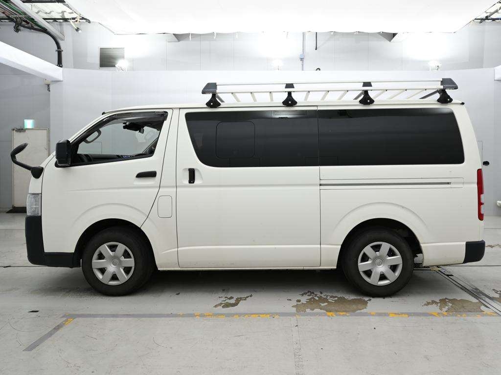 TOYOTA REGIUS ACE