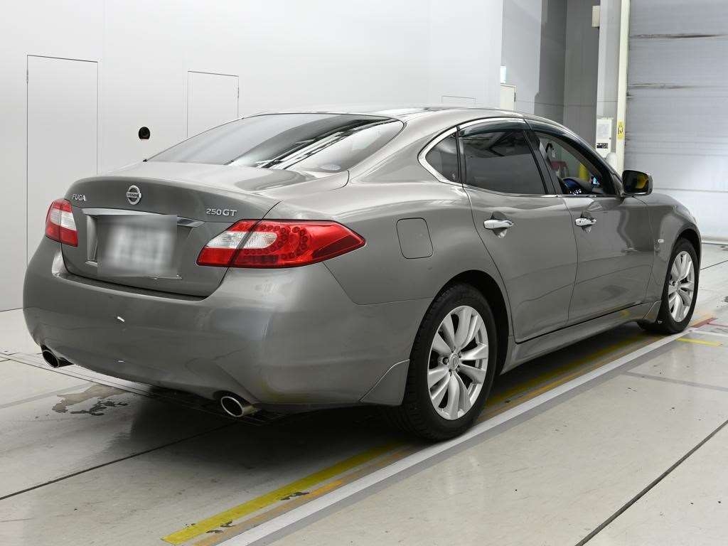 NISSAN FUGA