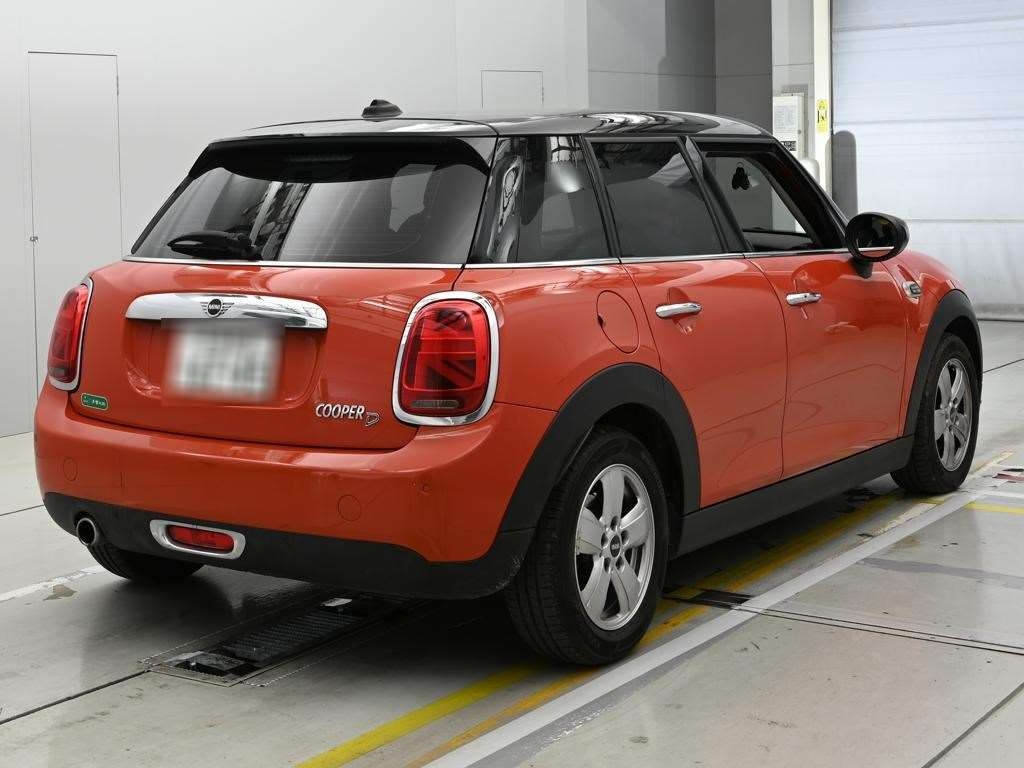 MINI HATCH
