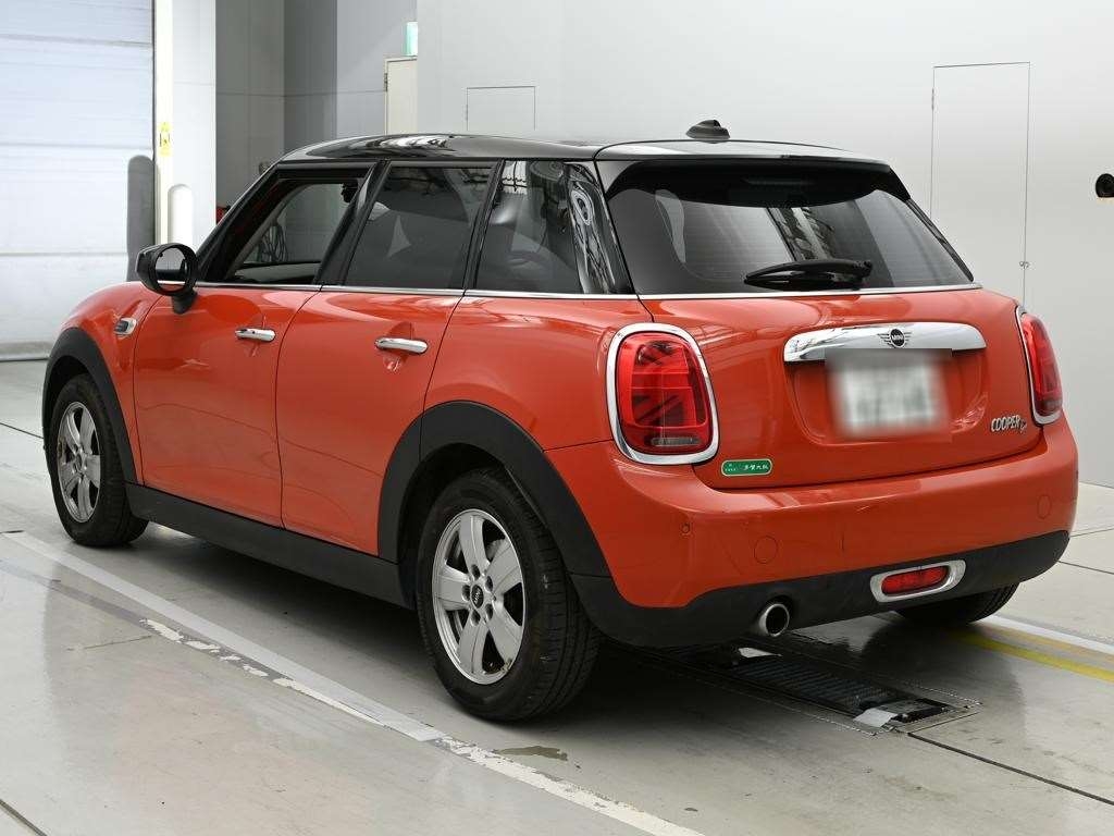 MINI HATCH