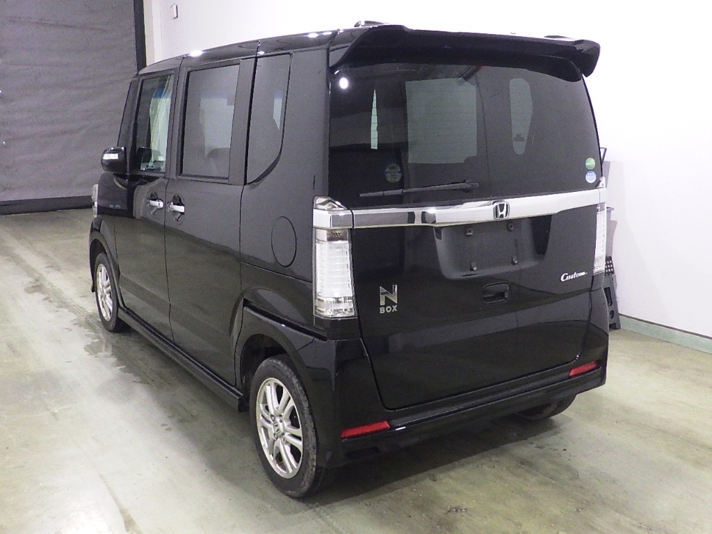 HONDA N-BOX