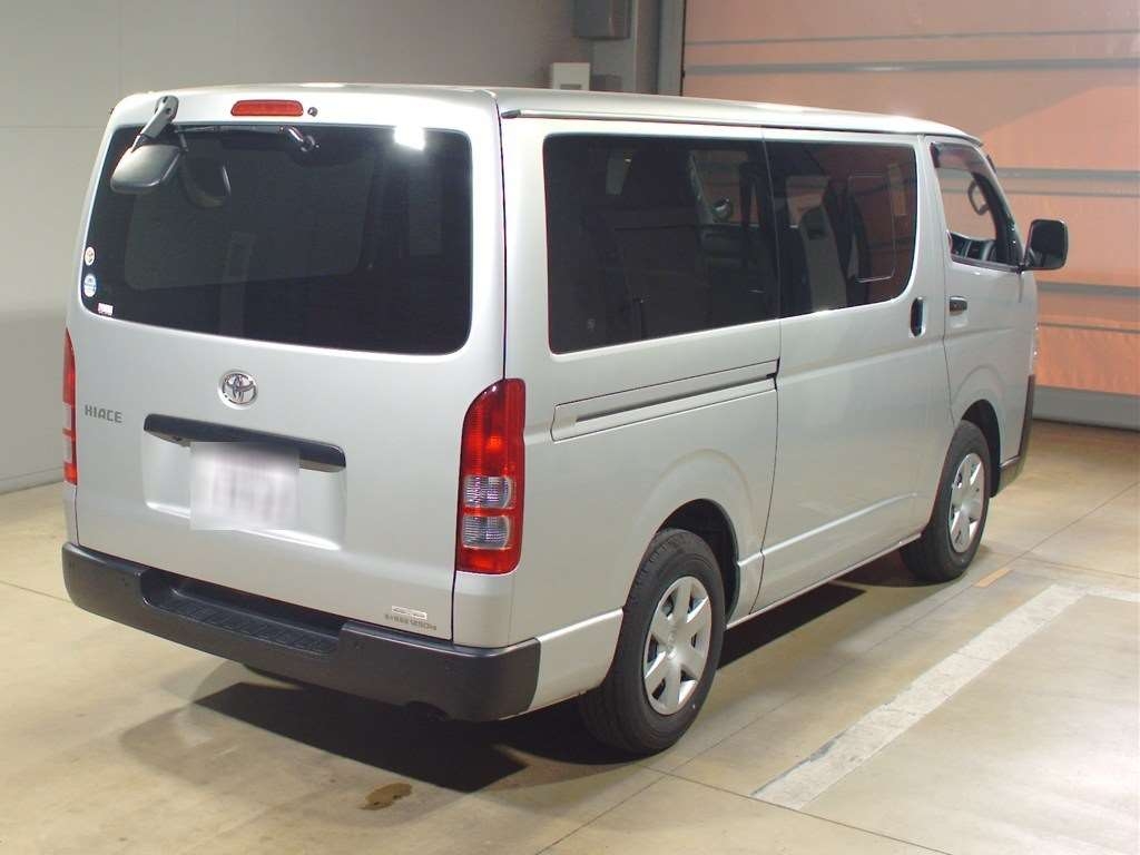 TOYOTA REGIUS ACE