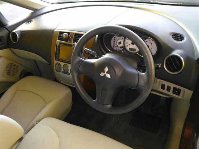 MITSUBISHI COLT