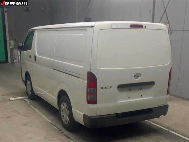 TOYOTA REGIUS ACE