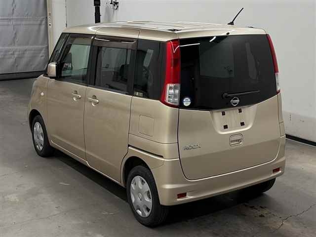NISSAN ROOX
