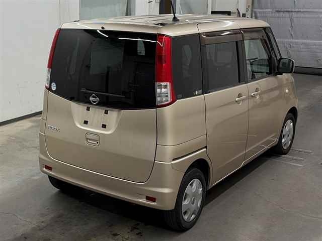 NISSAN ROOX