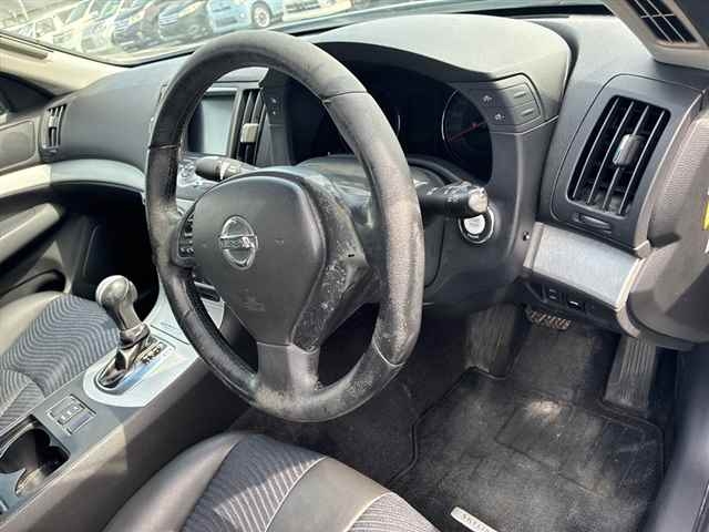 NISSAN SKYLINE