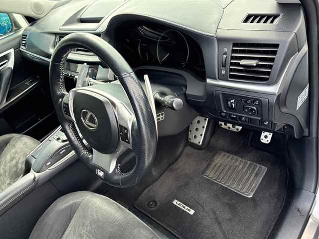 LEXUS CT200H