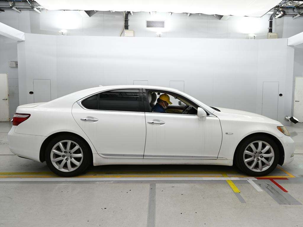 LEXUS LS460