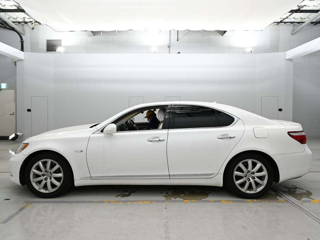 LEXUS LS460