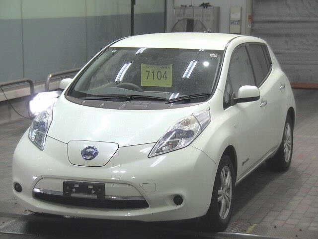 NISSAN LEAF