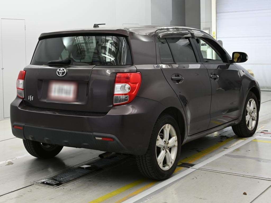 TOYOTA IST