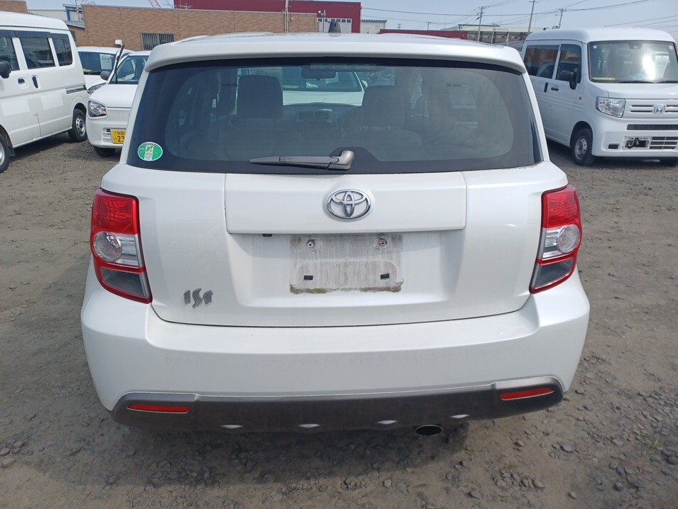 TOYOTA IST