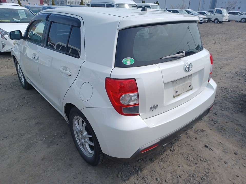 TOYOTA IST