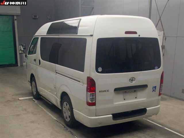 TOYOTA REGIUS ACE