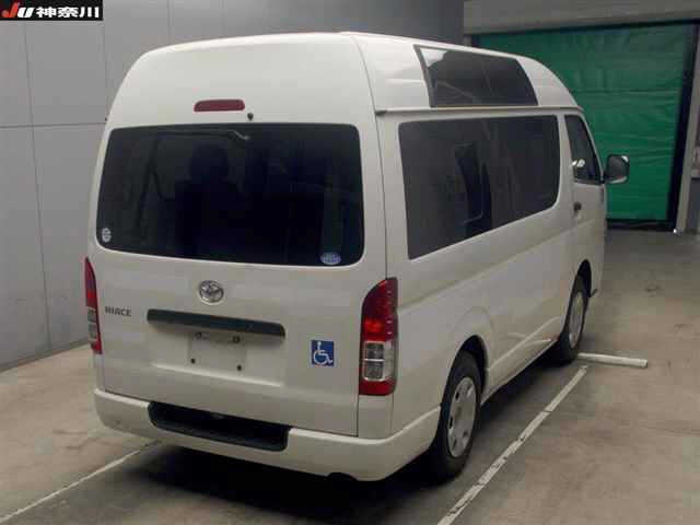 TOYOTA REGIUS ACE