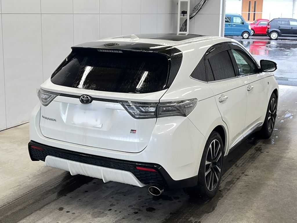 TOYOTA HARRIER