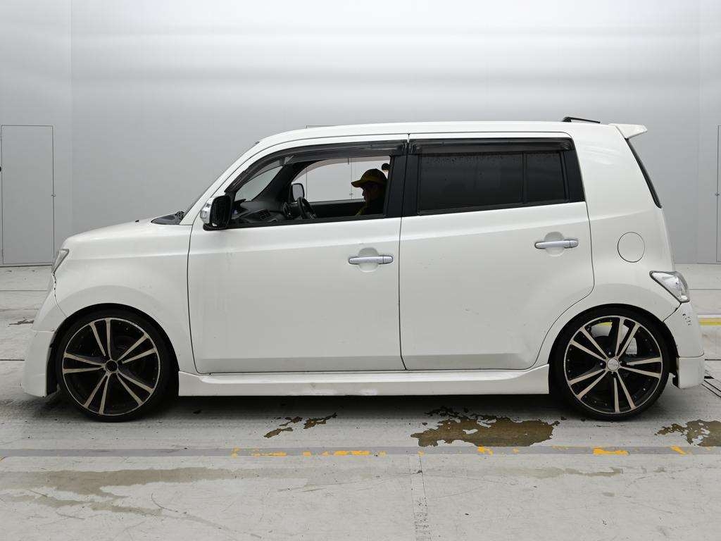TOYOTA BB
