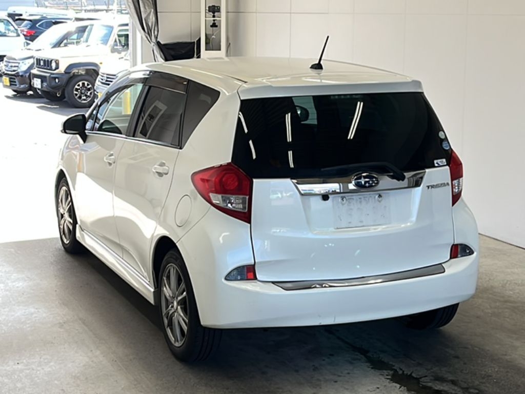 SUBARU TREZIA