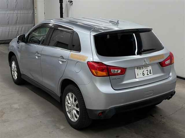 MITSUBISHI RVR