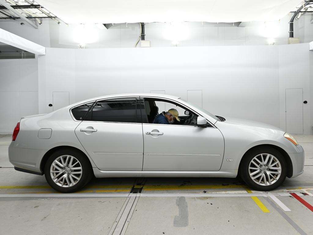 NISSAN FUGA