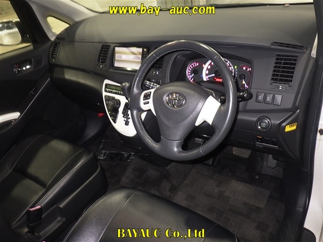 TOYOTA ISIS