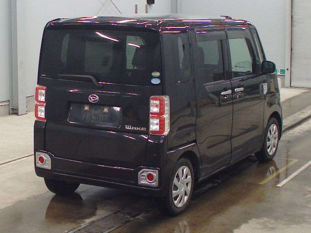 DAIHATSU WAKE