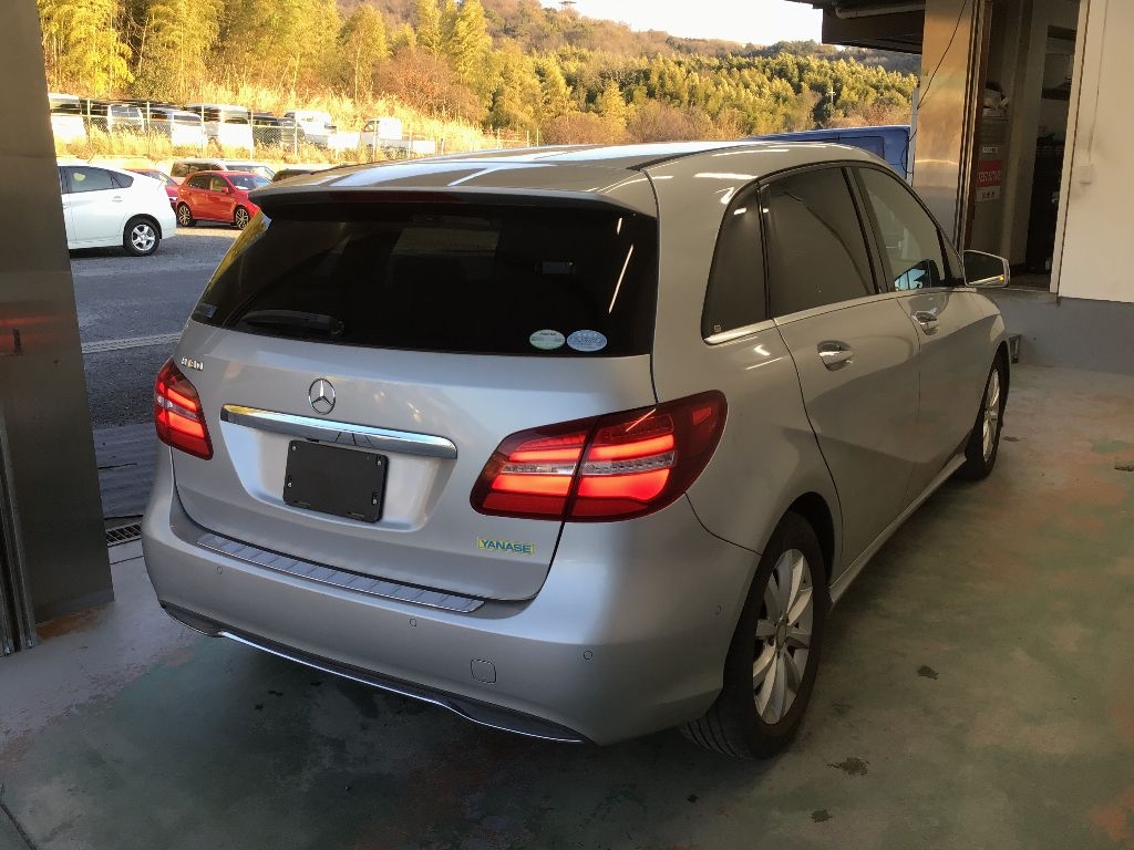 MERCEDES-BENZ B-CLASS