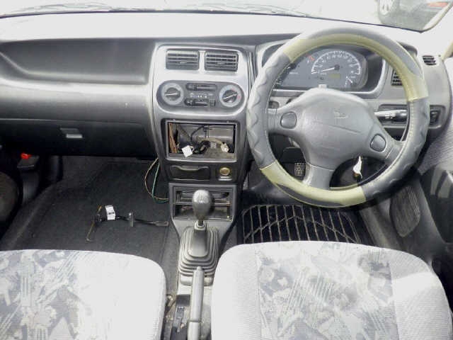 DAIHATSU STORIA