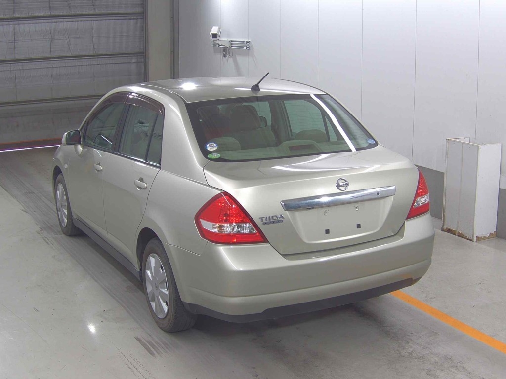NISSAN TIIDA LATIO
