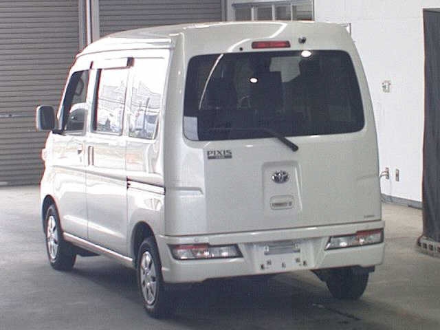 TOYOTA PIXIS VAN