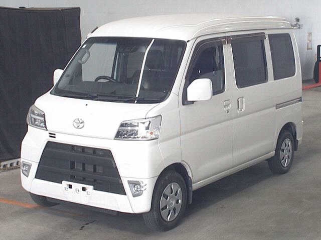 TOYOTA PIXIS VAN