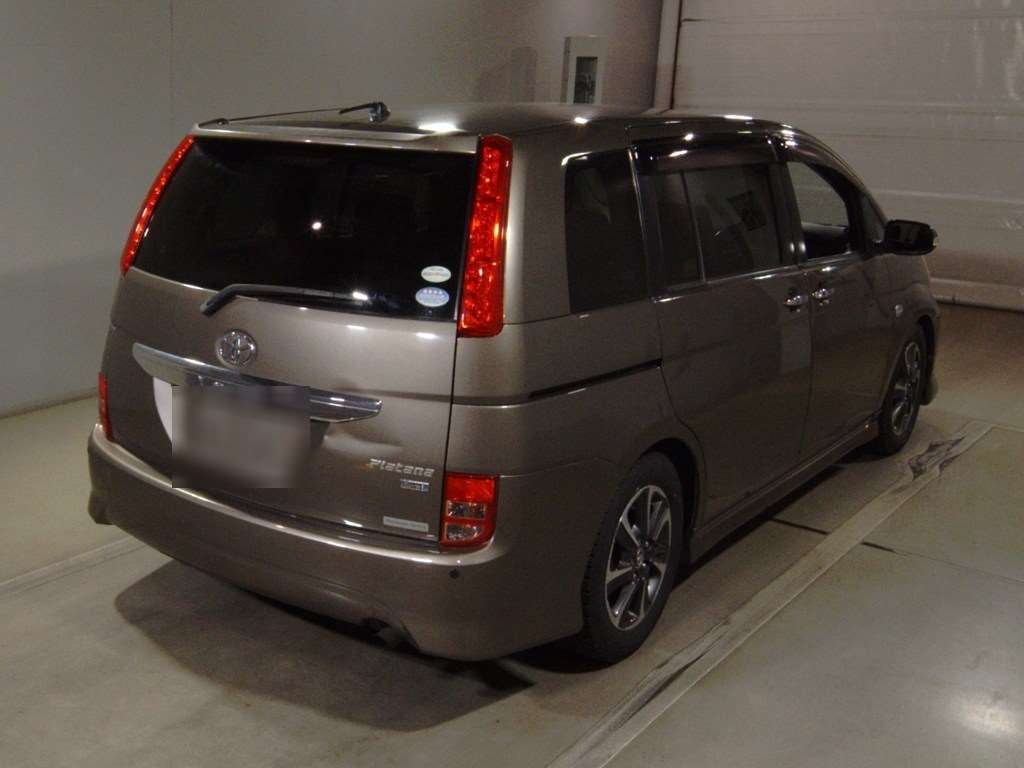 TOYOTA ISIS