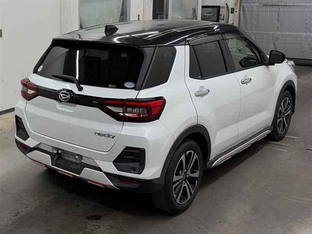 DAIHATSU ROCKY