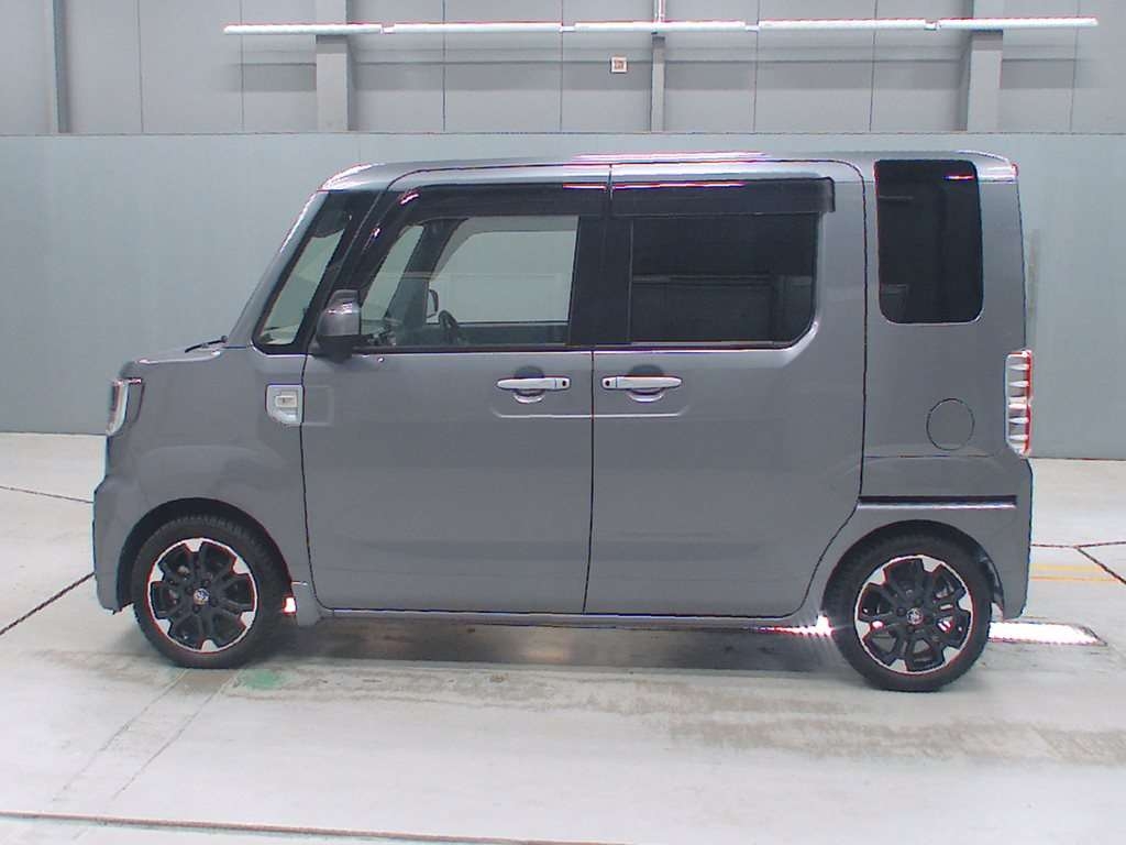 TOYOTA PIXIS MEGA