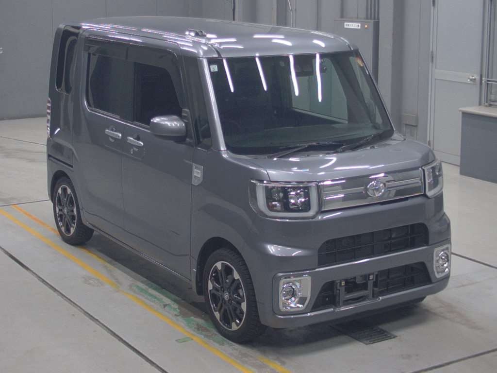TOYOTA PIXIS MEGA