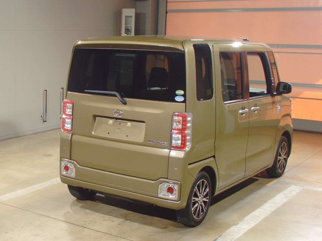 DAIHATSU WAKE