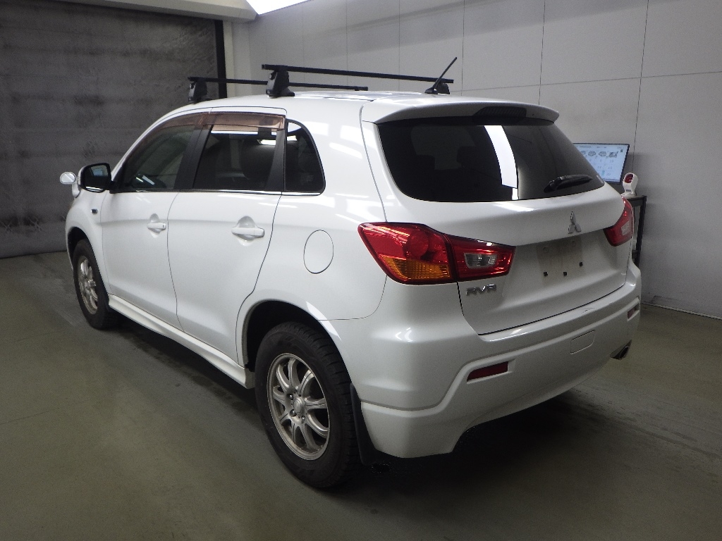 MITSUBISHI RVR