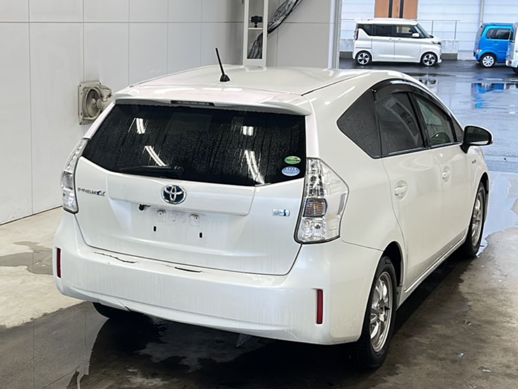 TOYOTA PRIUS ALPHA