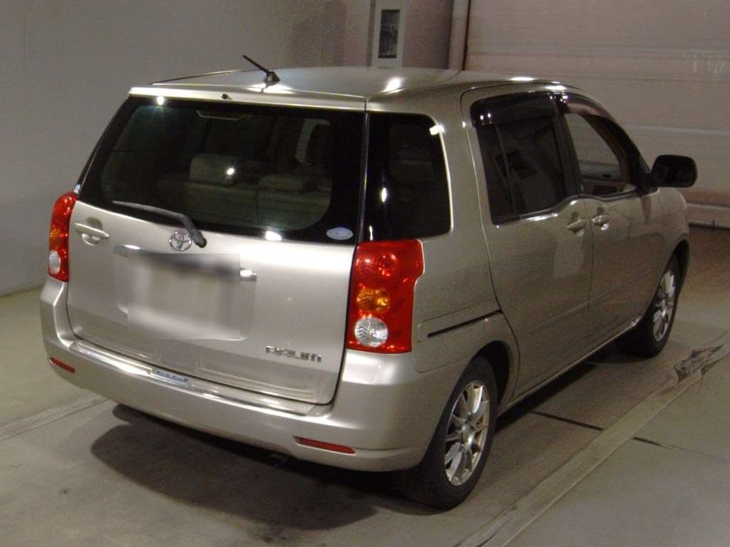 TOYOTA RAUM