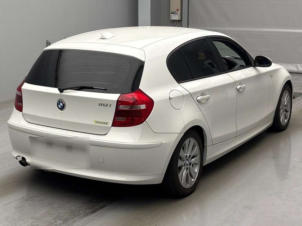 BMW 1-SERIES