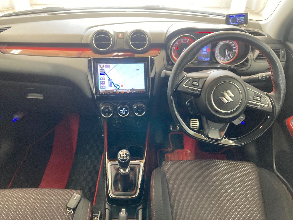 SUZUKI SWIFT