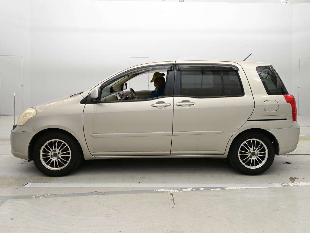 TOYOTA RAUM