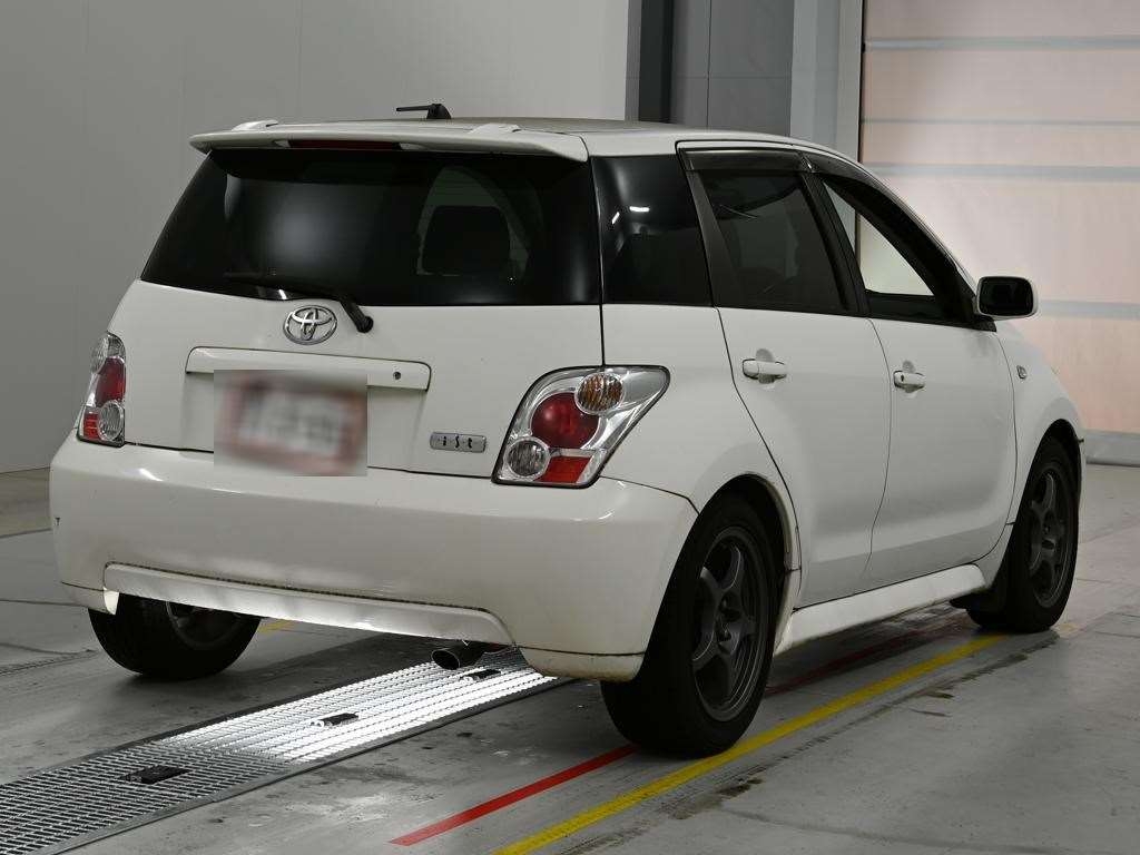 TOYOTA IST