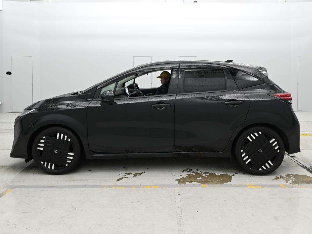 NISSAN AURA