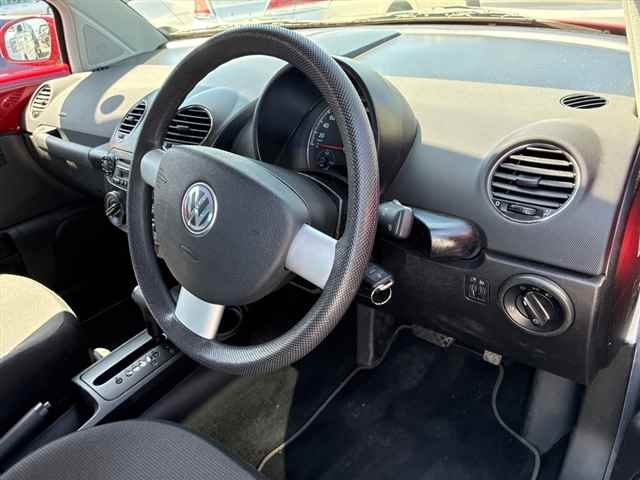 VOLKSWAGEN BEETLE