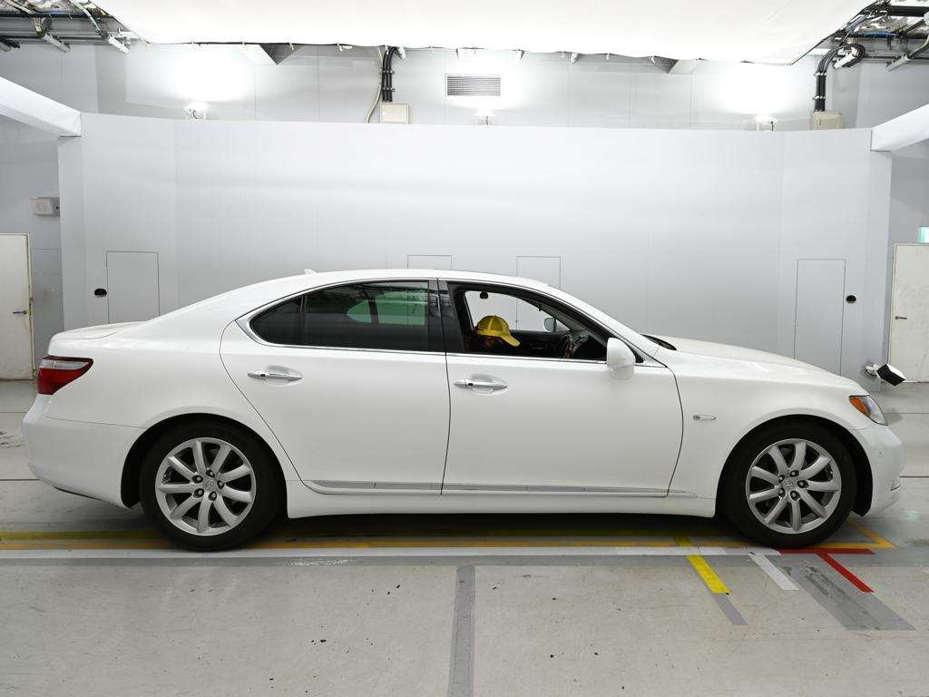 LEXUS LS460
