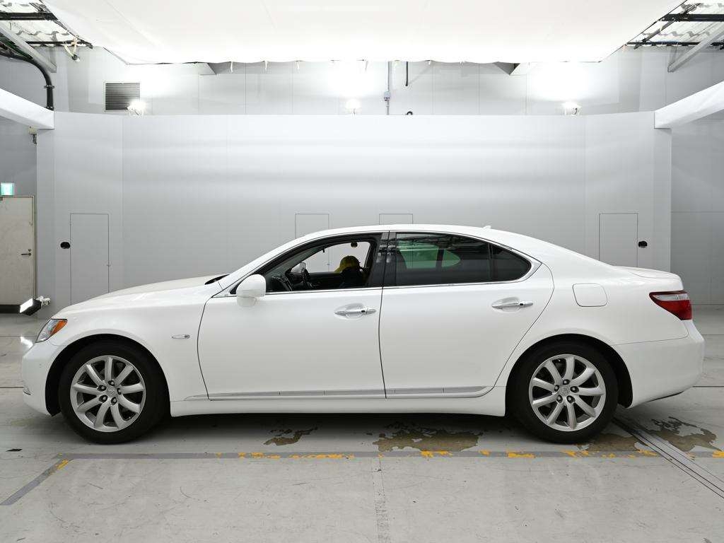 LEXUS LS460
