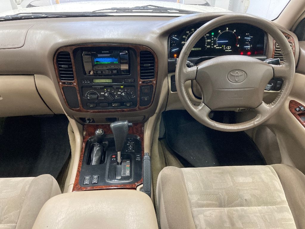 TOYOTA LAND CRUISER