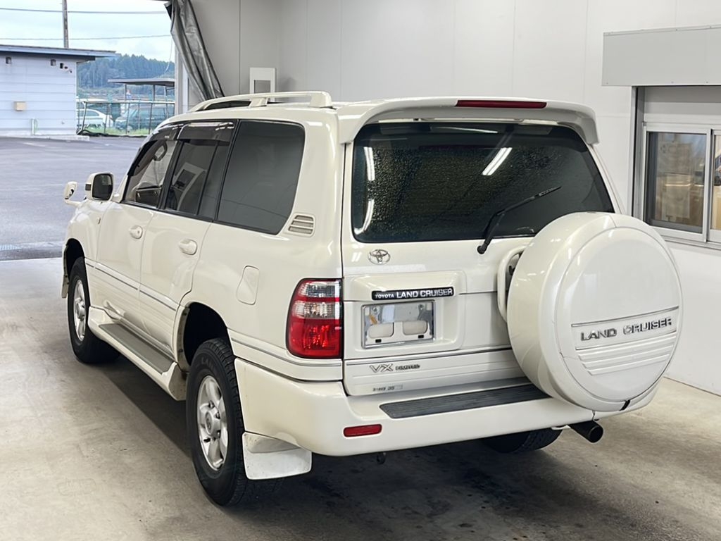 TOYOTA LAND CRUISER